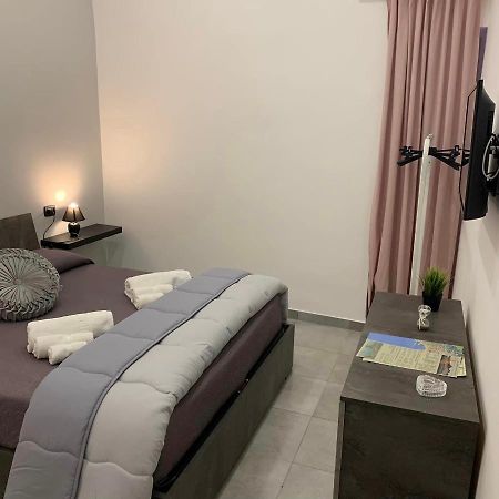 Miris Apartment Fast Comfortable Naples Airport Capodichino 25 Minutes Walk Self Check-In ภายนอก รูปภาพ
