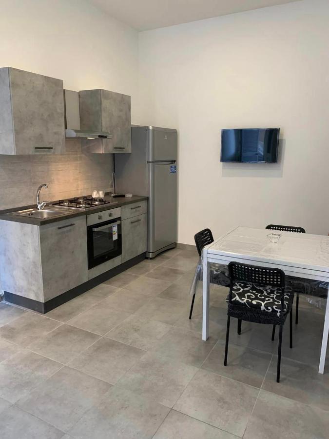 Miris Apartment Fast Comfortable Naples Airport Capodichino 25 Minutes Walk Self Check-In ภายนอก รูปภาพ
