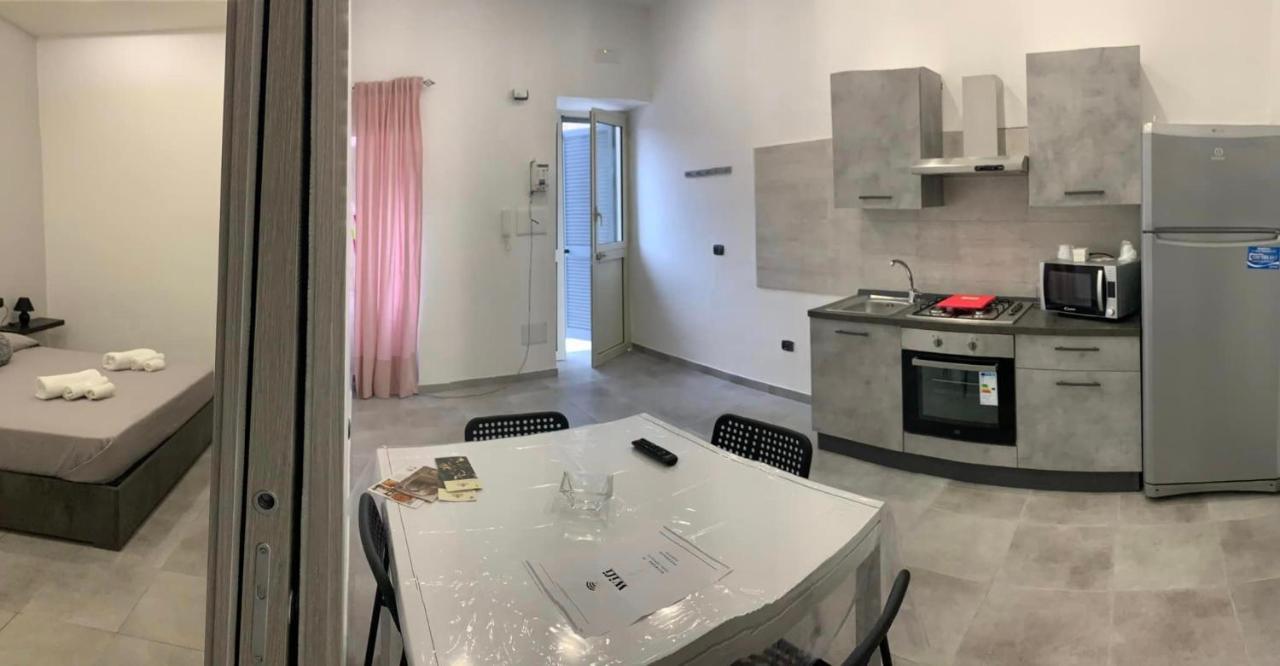 Miris Apartment Fast Comfortable Naples Airport Capodichino 25 Minutes Walk Self Check-In ภายนอก รูปภาพ