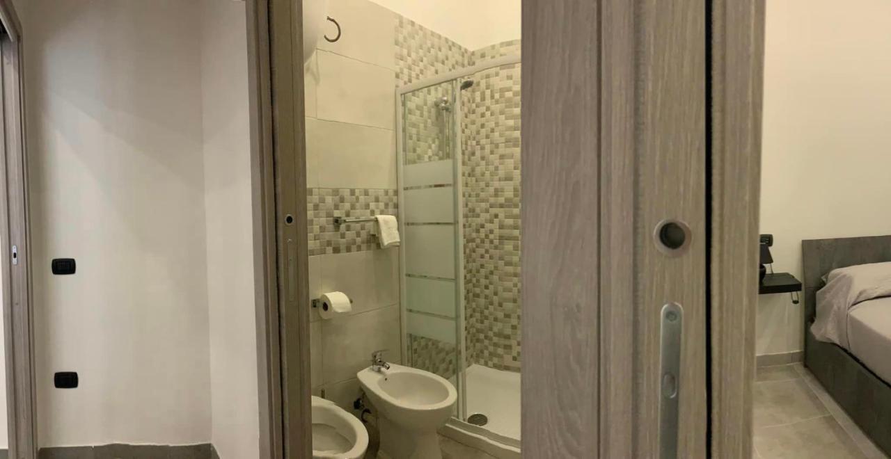 Miris Apartment Fast Comfortable Naples Airport Capodichino 25 Minutes Walk Self Check-In ภายนอก รูปภาพ