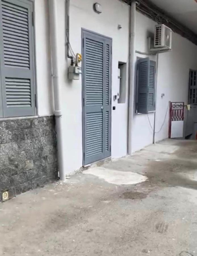 Miris Apartment Fast Comfortable Naples Airport Capodichino 25 Minutes Walk Self Check-In ภายนอก รูปภาพ