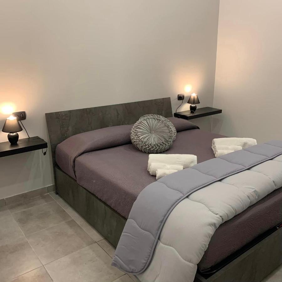 Miris Apartment Fast Comfortable Naples Airport Capodichino 25 Minutes Walk Self Check-In ภายนอก รูปภาพ